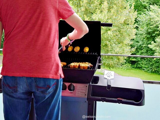 スイスの建国記念日はbbqと火山花火でお祝い