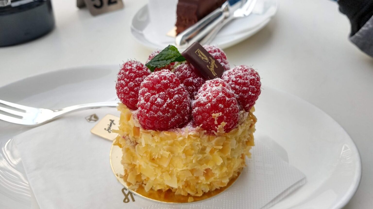 スイス・チューリッヒ「Sprüngli」ケーキが絶品！